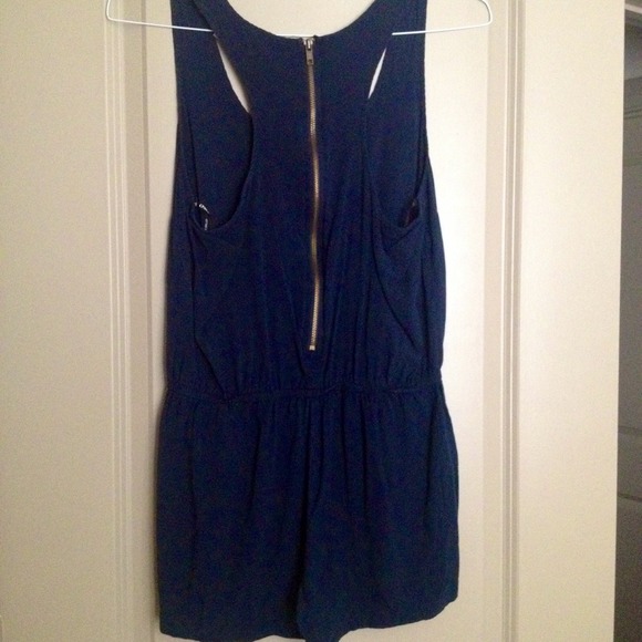 🔴SOLD🔴Navy Ruffle Pocket Racerback Romper - Picture 4 of 4