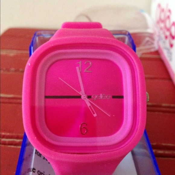 🌺Hot Pink Gelee Watch..New🌺