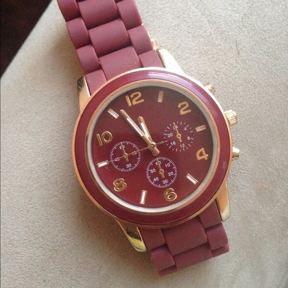 Classy watch, stainless steel back