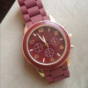 Classy watch, stainless steel back