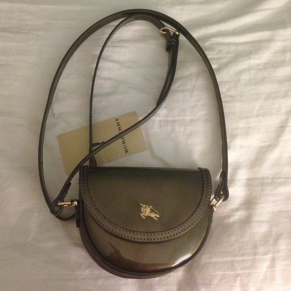 Burberry Handbags - NEW Burberry crossbody bag