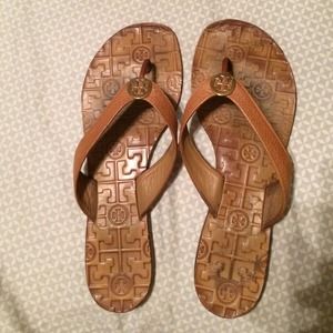 Tory burch flat sandals