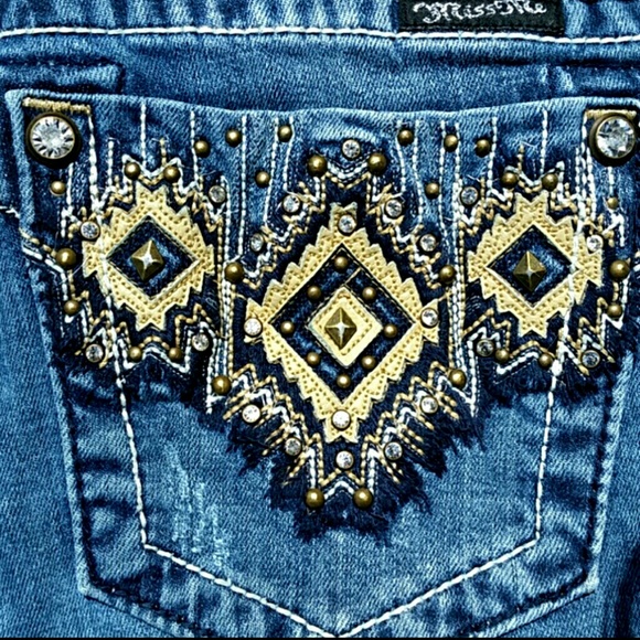 UPDATED PICTURES !! MISS ME CAPRI size 27