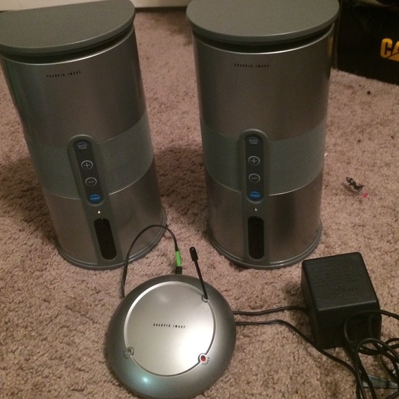 ❌❌SOLD❌❌ Wireless Mini Speakers ❤️