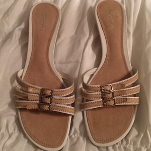 Aerosoles kitten heels