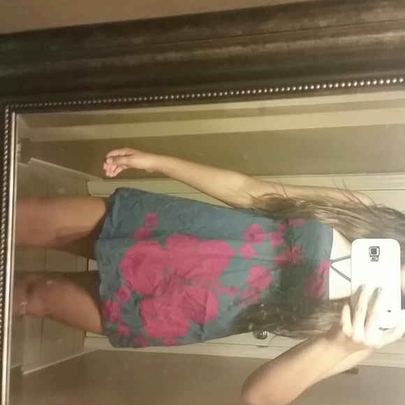 Top - Picture 2 of 2