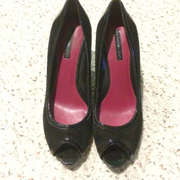 bandolino peep toes