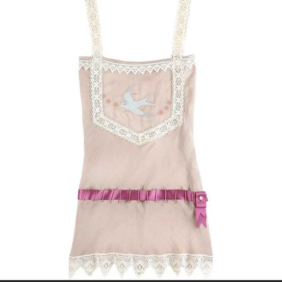 ❌SOLD ON EBAY❌Nwot Milla's Jovovich-hawk top