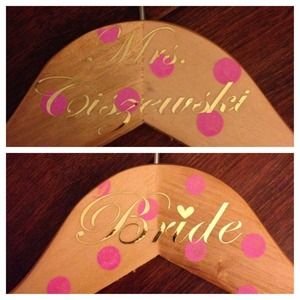 Custom wedding party hangers 👰