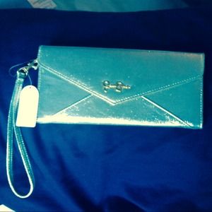 🔴SOLD/BUNDLED🔴Jessica Simpson teal wristlet!