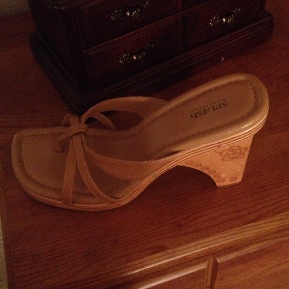 Make an offer or trade! Nude/tan summer heels!