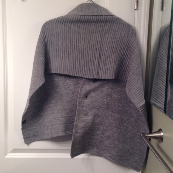 Shawl - Picture 2 of 2