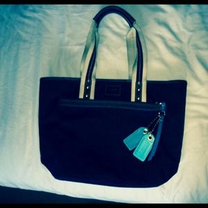 Black coach purse!!