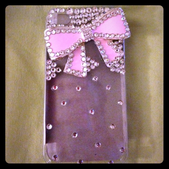 IPhone 4 case with pink bedazzled bow