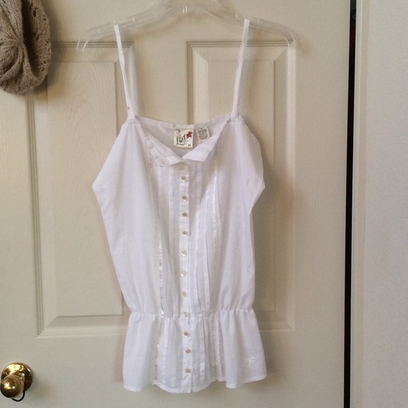 Lost White top - Picture 1 of 1