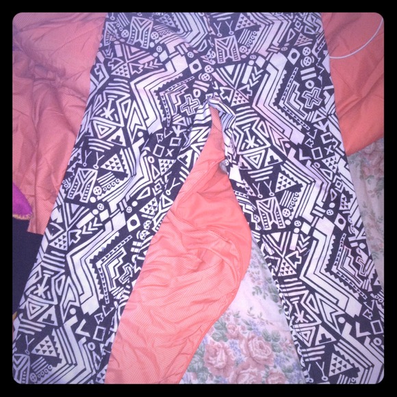 Aztec H and M pants