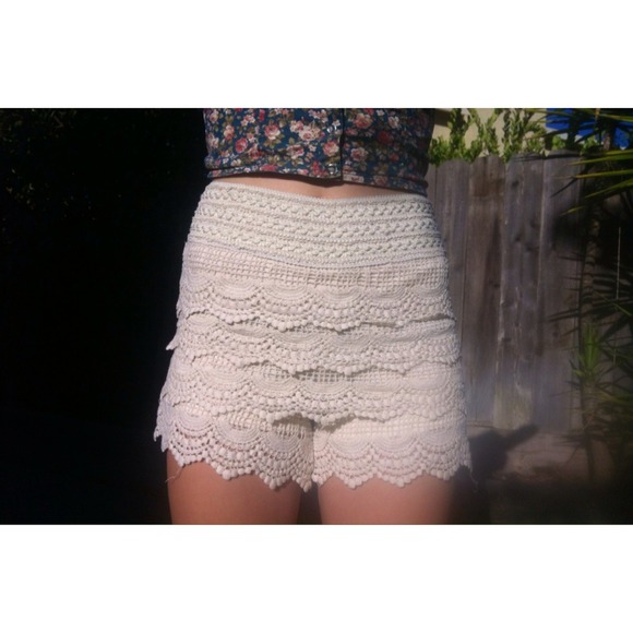 High Waisted Lace Tiered Shorts