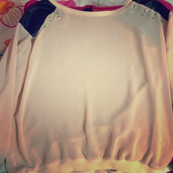 ‼️needs to go‼️rue 21 long sleeve