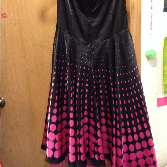 Zip up, strapless, black and pink dress. - Picture 2 of 2