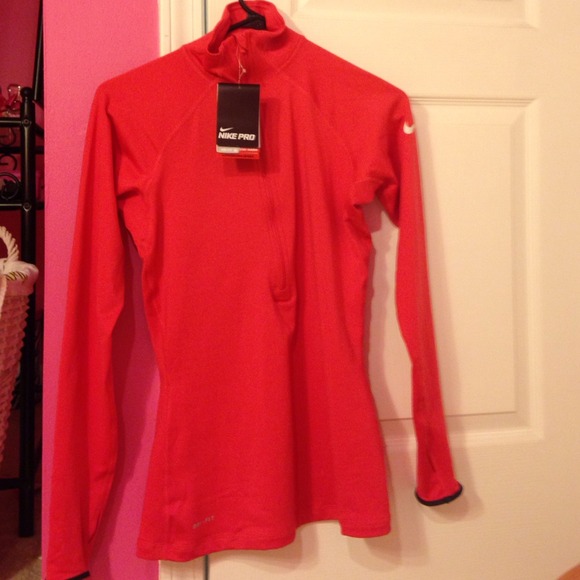 Dark pink nike drifit hyper warm series top