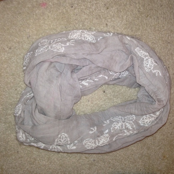 Grey circle scarf!