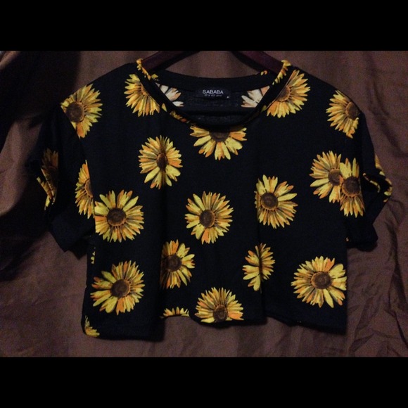 crop top 🌻🚫sold🚫