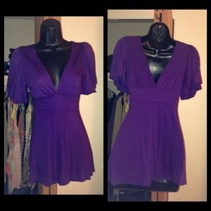 💥💥PLUNGED PURPLE BLOUSE💥💥$5