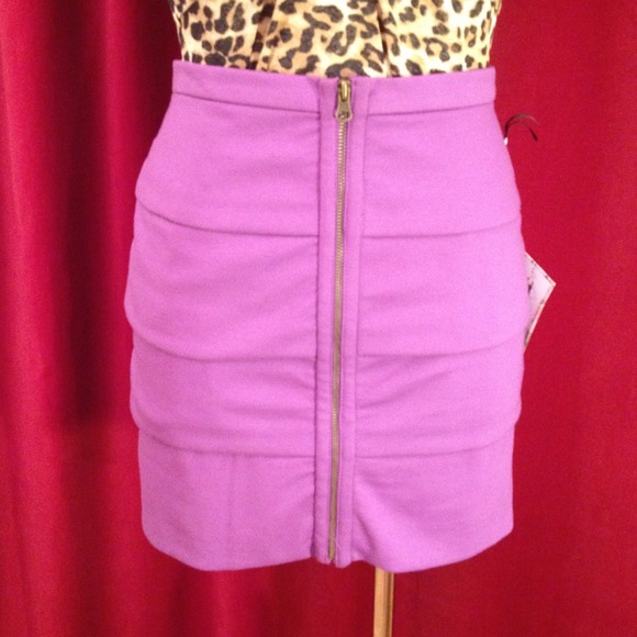 NWT BB Dakota tiered mini.