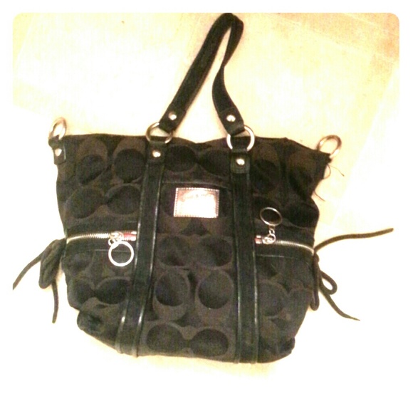 Gorgeous Black Coach Poppy Purse