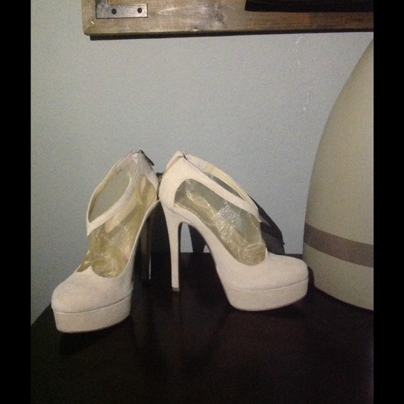 Kristin Cavallari for Chinese Laundry blush heels