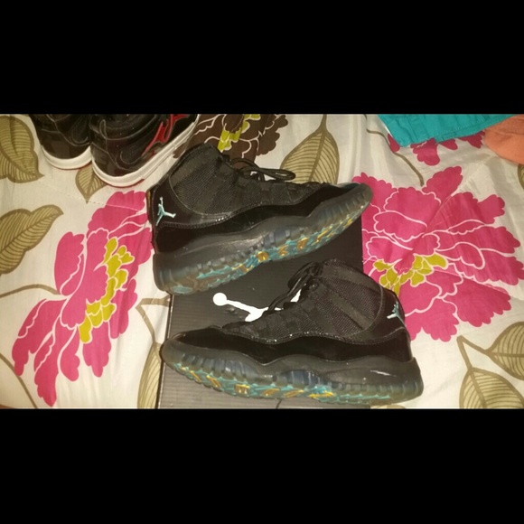Boys jordan gamma 11s size 13c