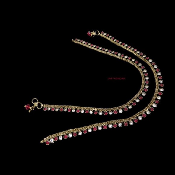 Maroon Payal (Anklets)