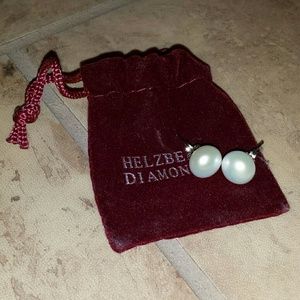 Authentic lg pearl earrings