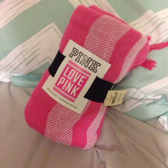 VS Pink Blanket