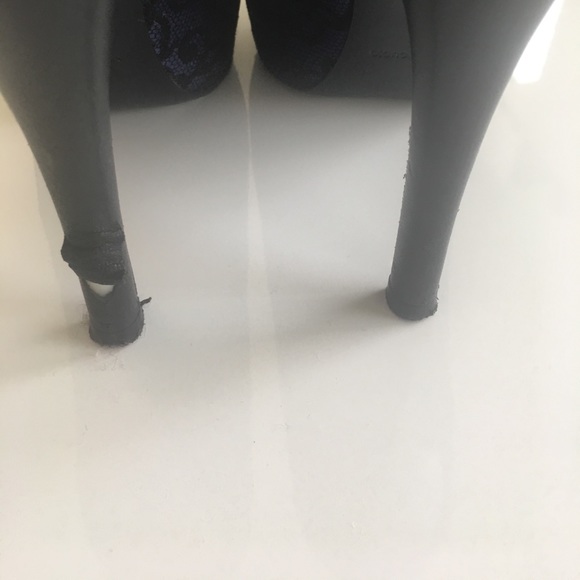 Pour La Victoria Lace Platform Pump - Picture 5 of 5