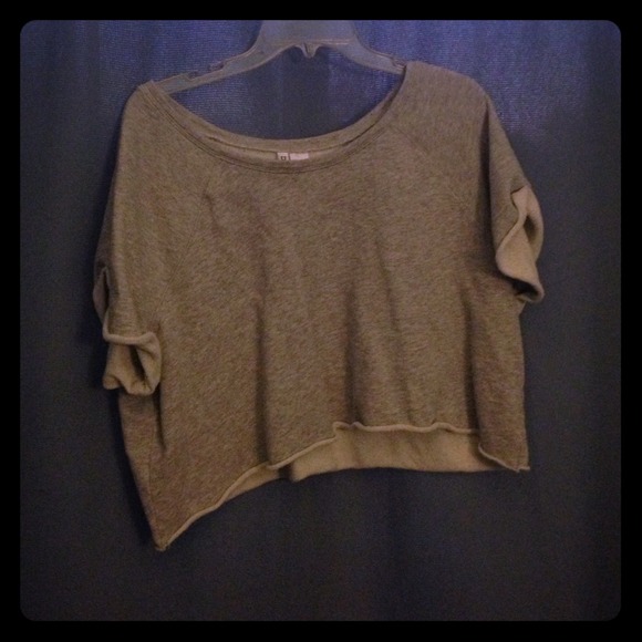 Grey cropped sweatshirt