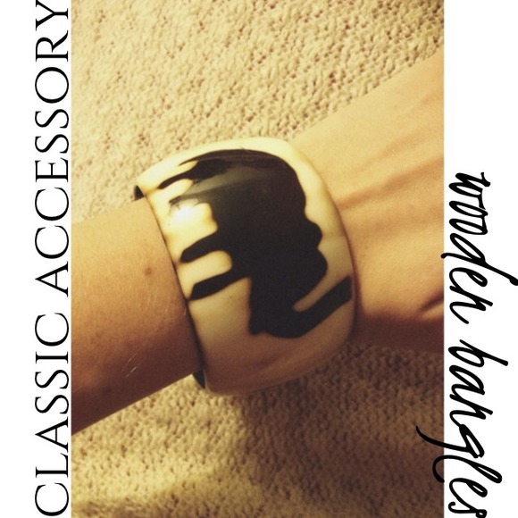 Beautiful wooden elephant bangle 🐘
