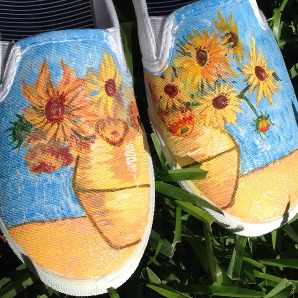 Hand Painted shoes - Picture 2 of 2