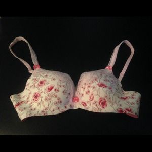 SOLD | NWOT Victoria's Secret Plunge Bra 34B