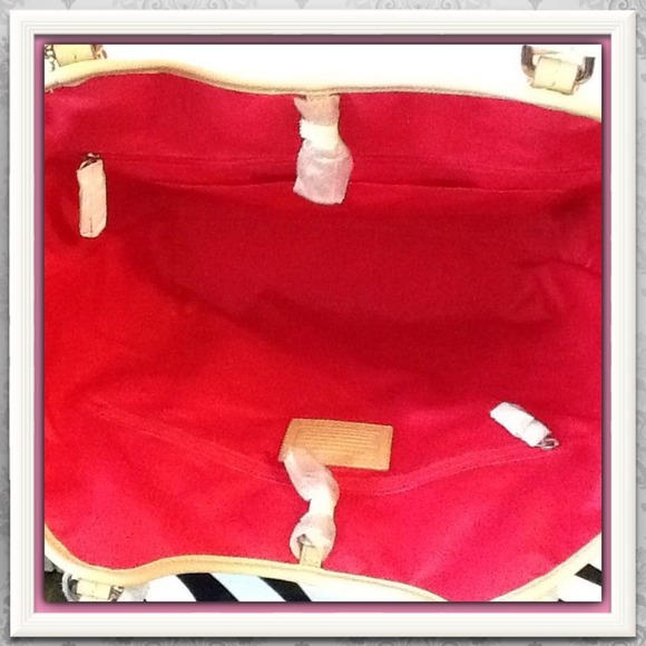 POMEGRANATE COACH PEYTON OMBRÉ PURSE & WRISTLET - Picture 3 of 4