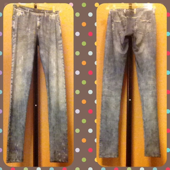 ISLE Pants - Denim-Look Leggings