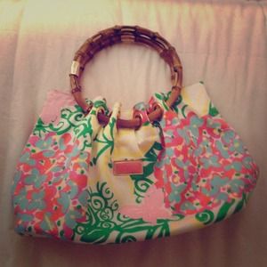 Lily Pulitzer handbag. It's in top condition!