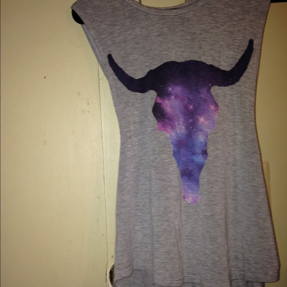 Open back, galaxy bulls shirt