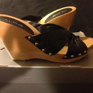 Black and gold wedge sandals!