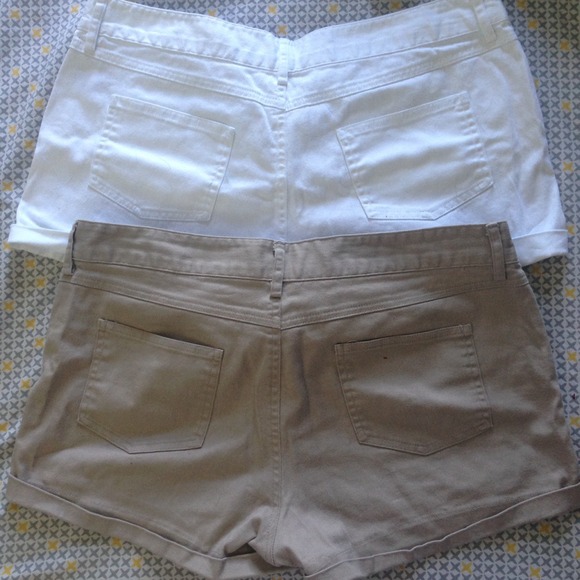 Forever21 white and khaki cuffed chino shorts - Picture 3 of 4