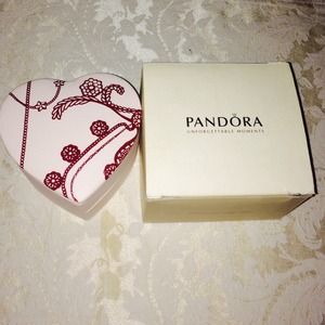 *REDUCED* Heart shaped Pandora jewelry box
