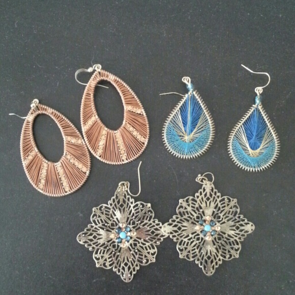 Lightweight 3 pc earring collection.