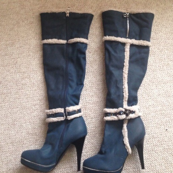 Snow high boots 👢 - Picture 2 of 4