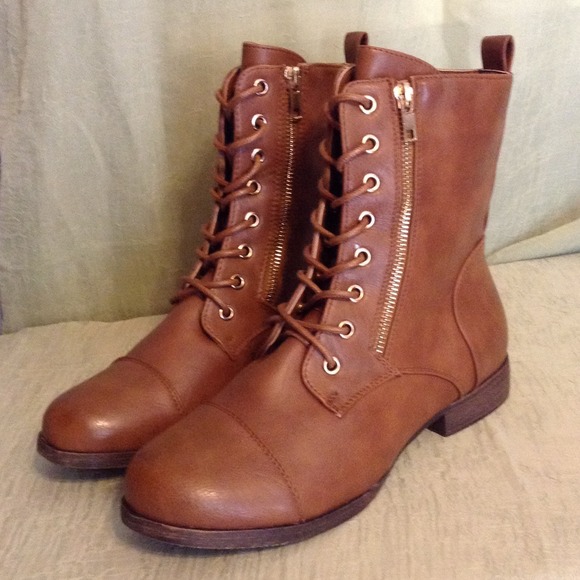 Double Zipper Trim Combat Boot (Camel Color)