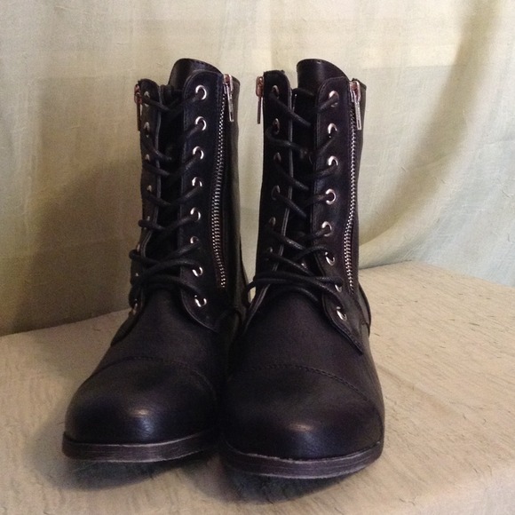 Double Zipper Trim Combat Boots (Black)